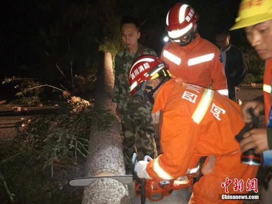 九寨沟地震已致13人遇难164伤 仍存6级左右余震可能